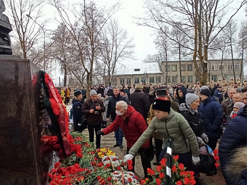 Открытие памятника "Людиновским героям- подпольщикам" 05.12.2021